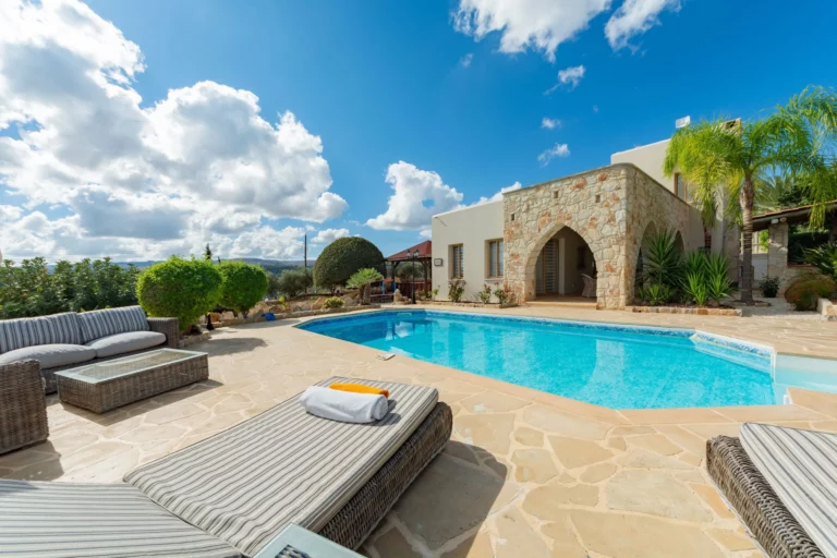 Discover the Best Travel Clubs for Couples Offering Exclusive Trips, Romantic Getaways